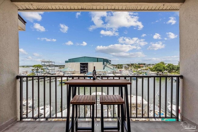 Building Photo - 14100 River Rd