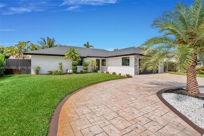 Building Photo - 730 SW 95 Terrace