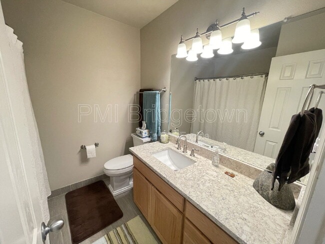 Building Photo - 1723 NW Wonderview Ave