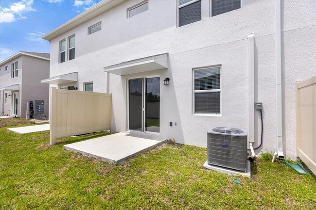 Building Photo - 2474 Skyline Lp