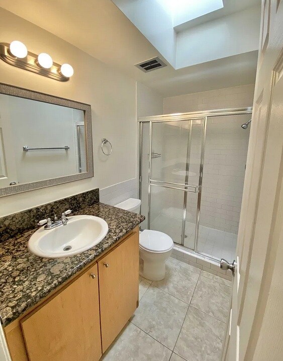 Building Photo - 5302 Comercio Ln
