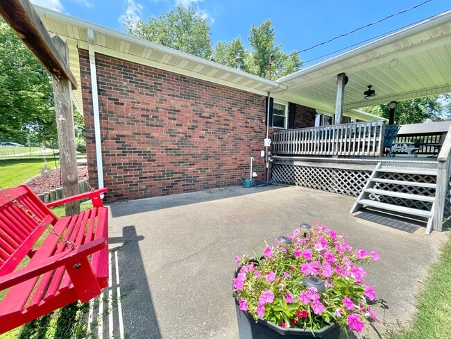 Building Photo - 9450 Singleton Rd