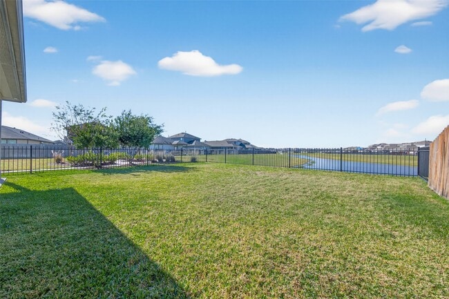 Building Photo - 14432 Sugar Pines Dr