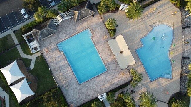 Building Photo - 10090 Sunnifa Aly