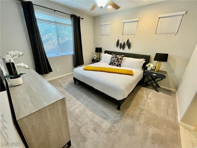 Building Photo - 173 Elexese Ct