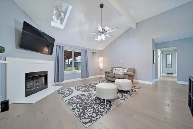 Building Photo - 6003 Weisinger Dr