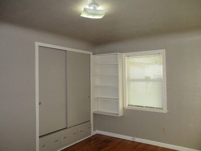 Smaller Bedroom - 217 El Vista Ave