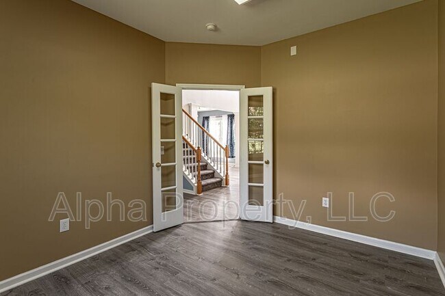 Building Photo - 504 Collingsworth Ln