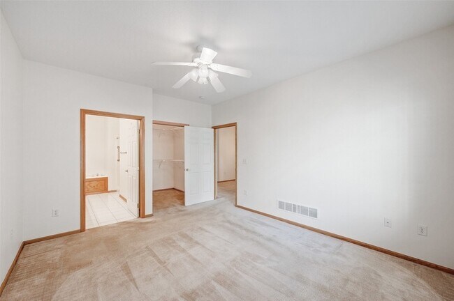 Building Photo - 5221 Village Run Ave