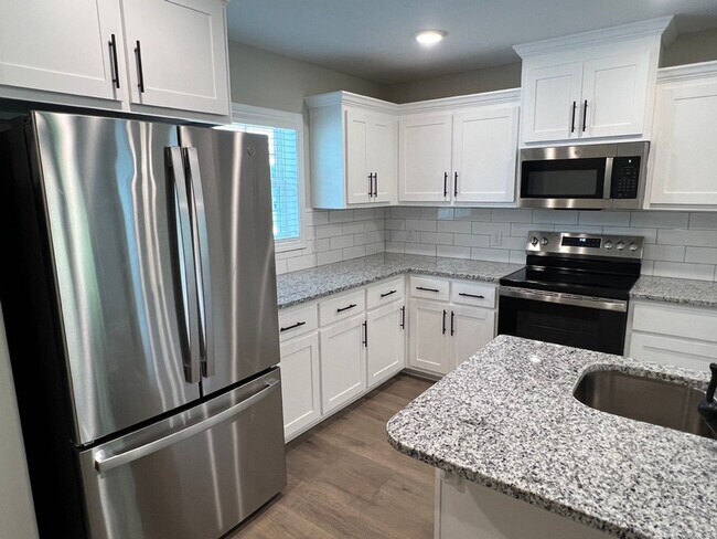 Building Photo - BRAND NEW! 3BR/2BA Duplex for Rent