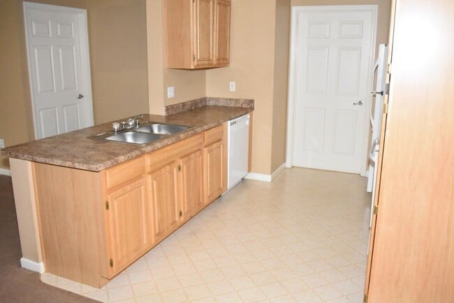Building Photo - 501 Gibson Dr