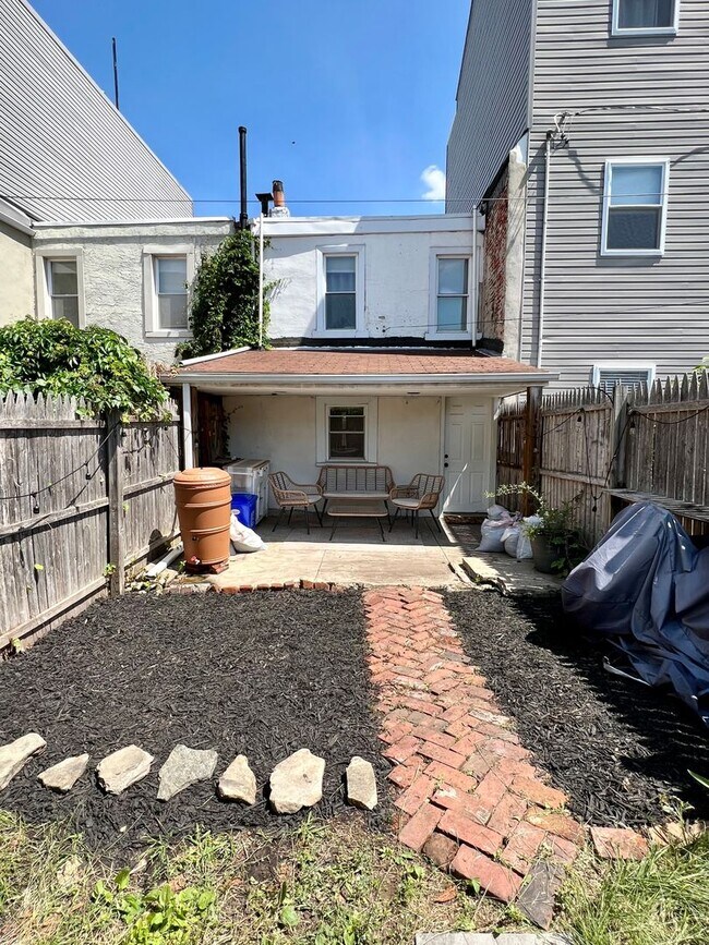 Building Photo - Beautiful 2-Bedroom Townhouse in Francisvi...