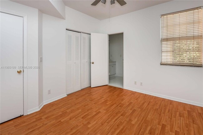 Building Photo - 1337 Presidio Dr