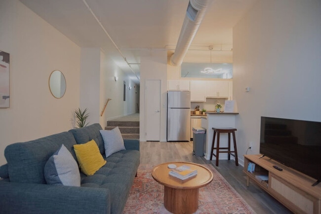 Building Photo - 125 W Market St