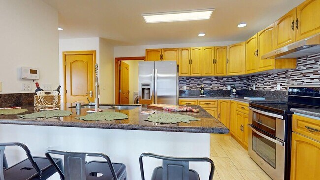 Building Photo - 4 Bedroom 2.5 Bath, 2 Car garage, Solar pa...