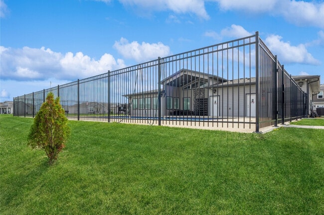 Building Photo - 2602 NW 35th Ln
