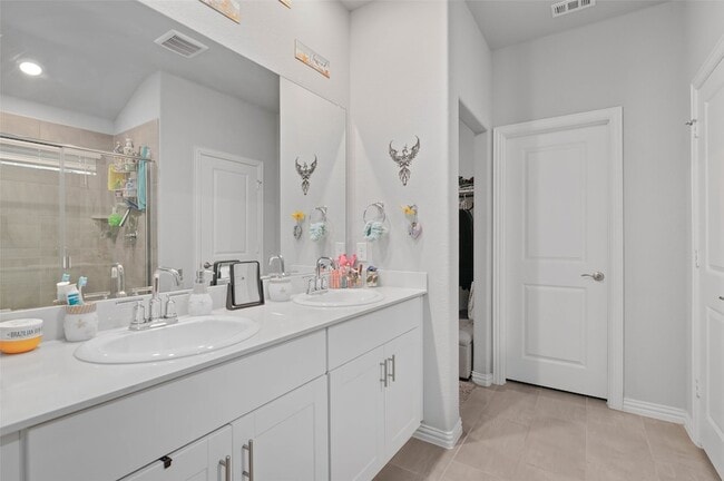 Building Photo - 3420 Kingsgarden Rd