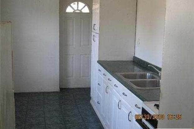 Building Photo - 882 Amboy Ave