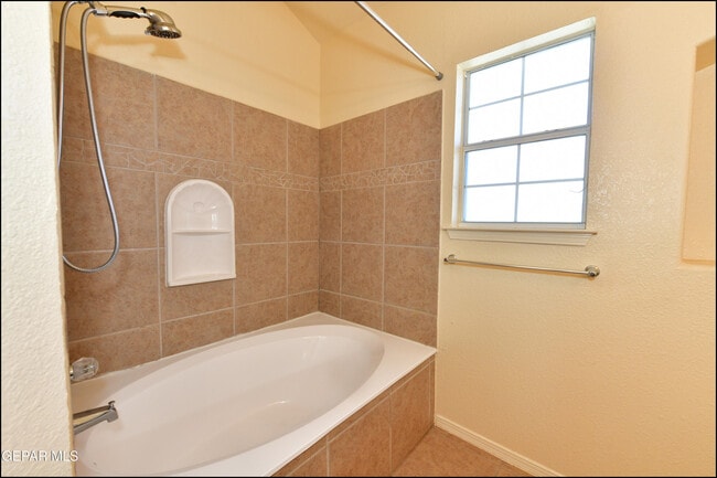 Building Photo - 14157 Robert Ituarte Dr