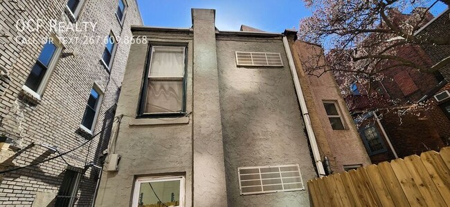 Building Photo - 1413 Lombard St