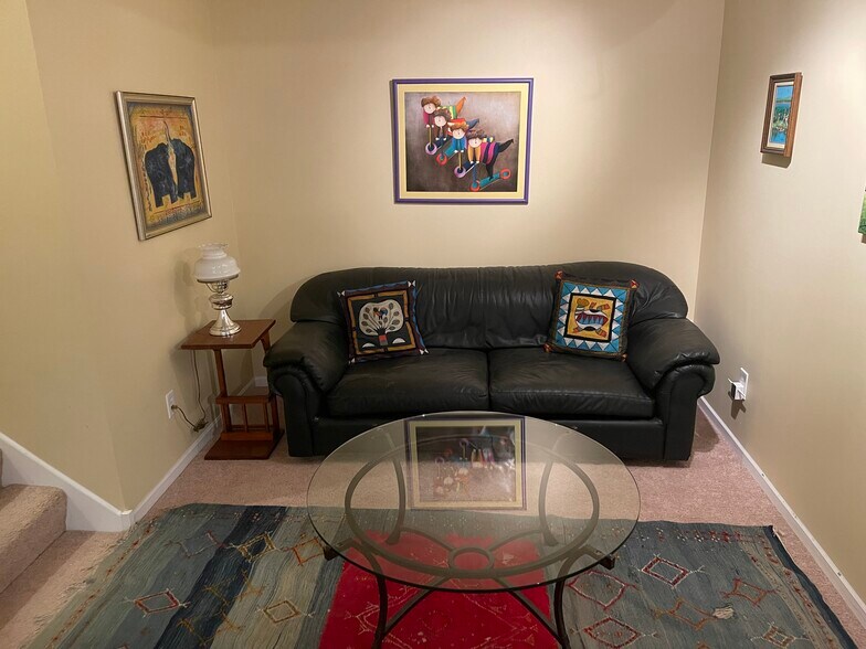 Building Photo - 3904 Everest Ln N