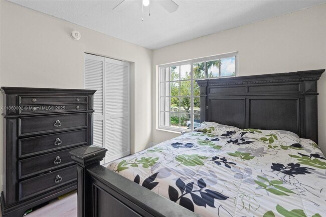 Building Photo - 5768 S Plum Bay Pkwy