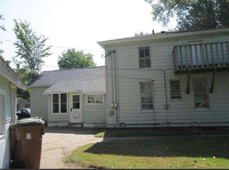 Building Photo - 802 Bliss Ave