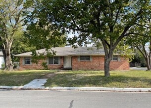 Building Photo - 700 N Marable St