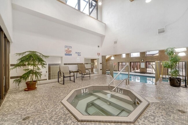 Building Photo - 20 NE 2nd St