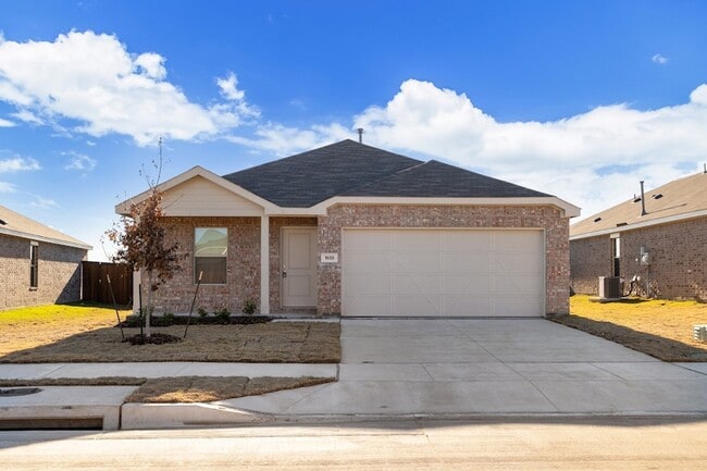 Primary Photo - 2809 Ozark Cir