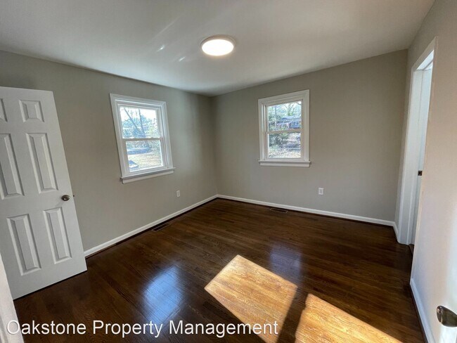 Building Photo - 3 br, 1.5 bath House - 1262 Woodcroft Road