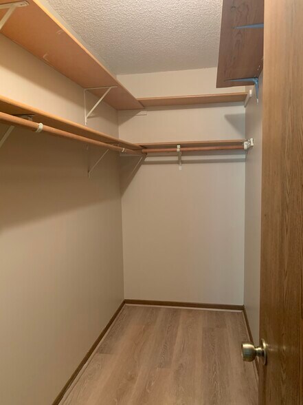 Building Photo - 3590 Blue Jay Way