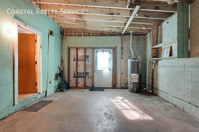 Building Photo - 213 Hawthorne Cir