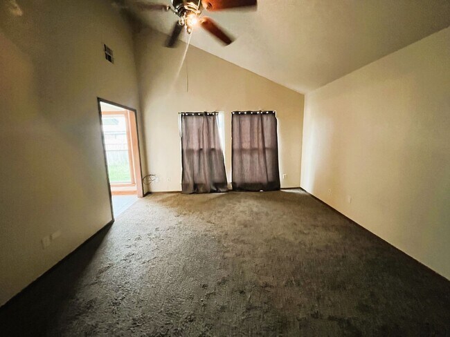 Building Photo - 5408 Embers Dr