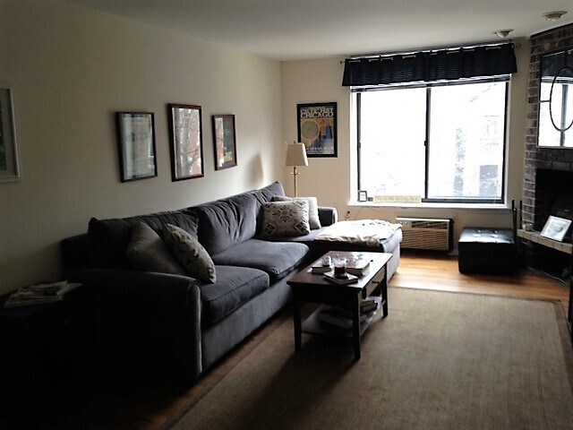 Living Room - 1750 N Mohawk St