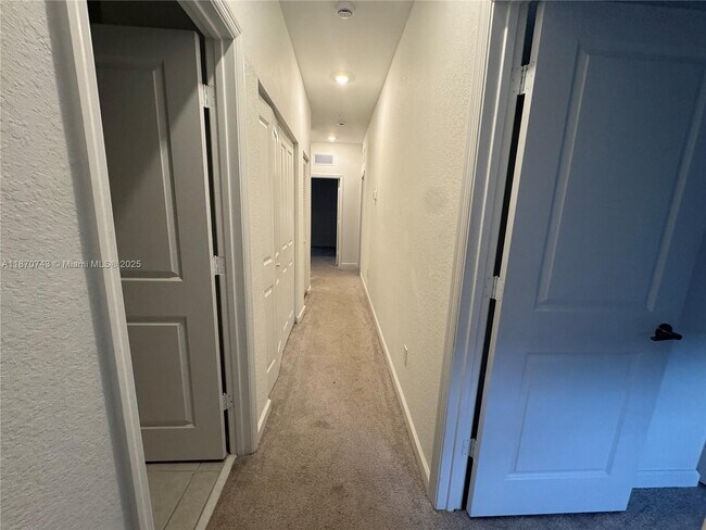 Building Photo - 267 SW 159th Dr