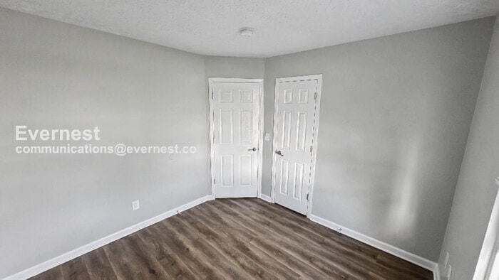 Building Photo - 1475 Pineland Ct