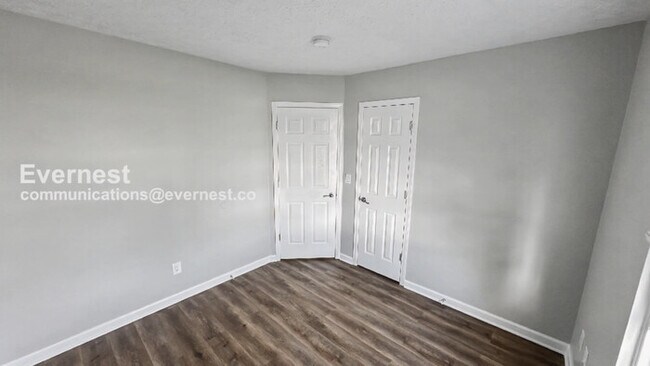 Building Photo - 1475 Pineland Ct