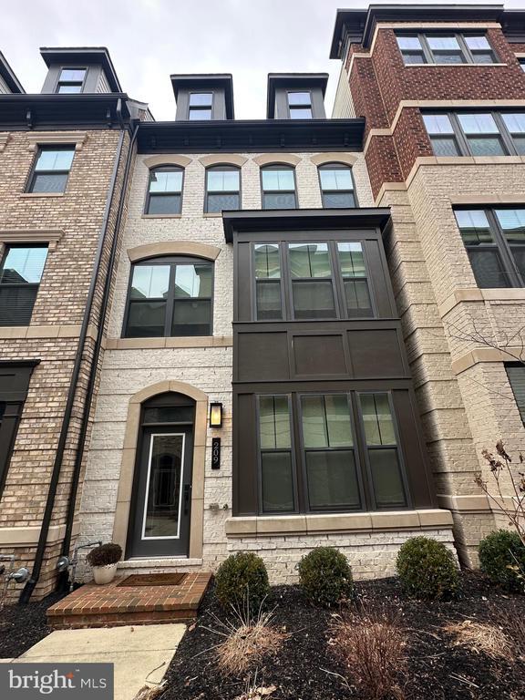 Building Photo - 209 Market Square NW