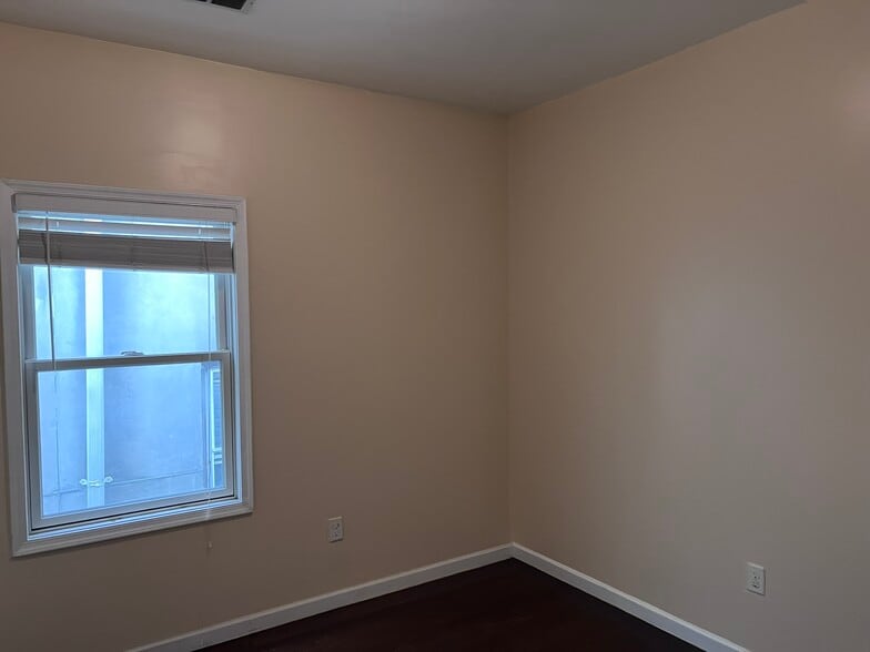 Bedroom - 43 Ravine Ave