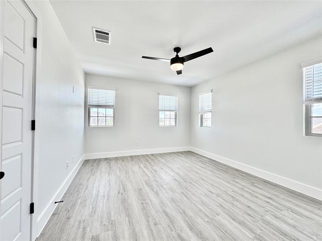 Building Photo - 8736 Kington