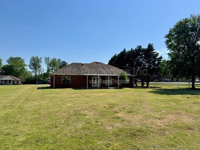 Building Photo - 11 Cedar Brook Ln