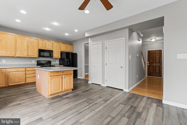 Building Photo - 9343 Morning Walk Dr