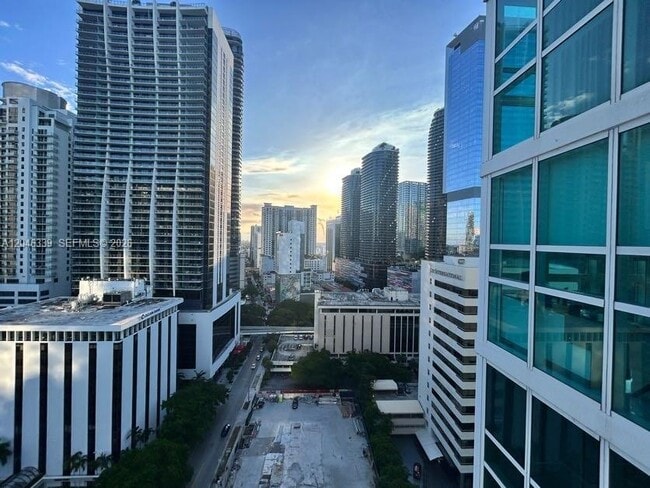 Building Photo - 951 Brickell Ave