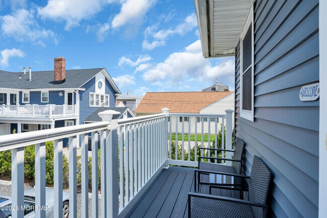 Building Photo - 27 Arnold Ave