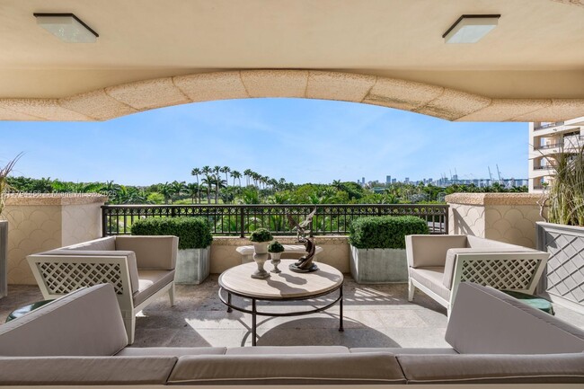 Building Photo - 7041 Fisher Island Dr