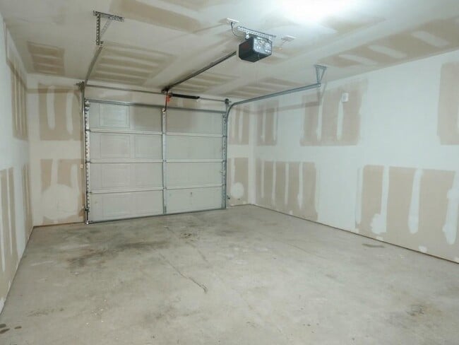 Building Photo - 21155 Gosling Rd