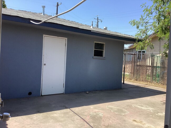 Building Photo - REMODELED!!!
