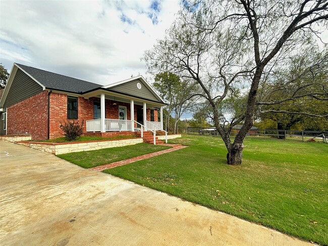 Building Photo - Retreat to the Country Life and enjoy this...