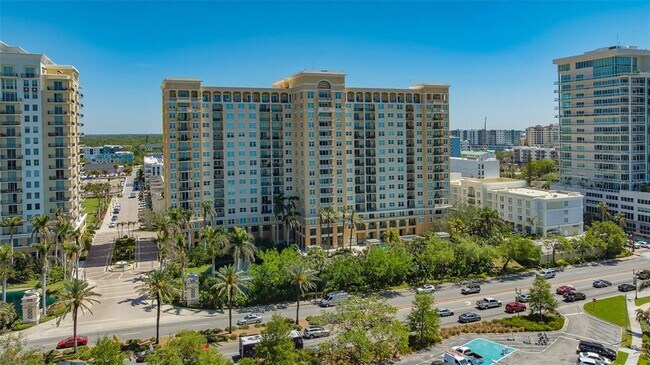 Building Photo - 750 N Tamiami Trl